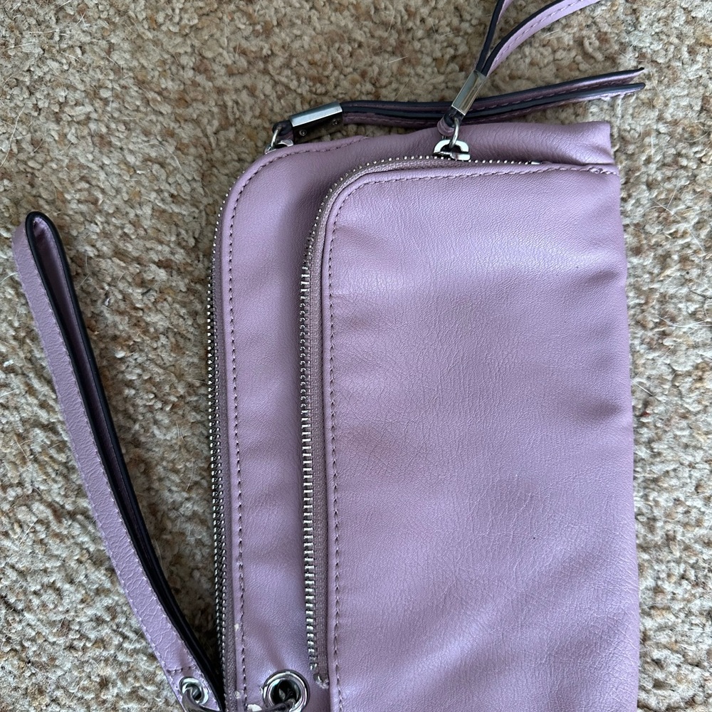 Vera Wang  Wristlet
